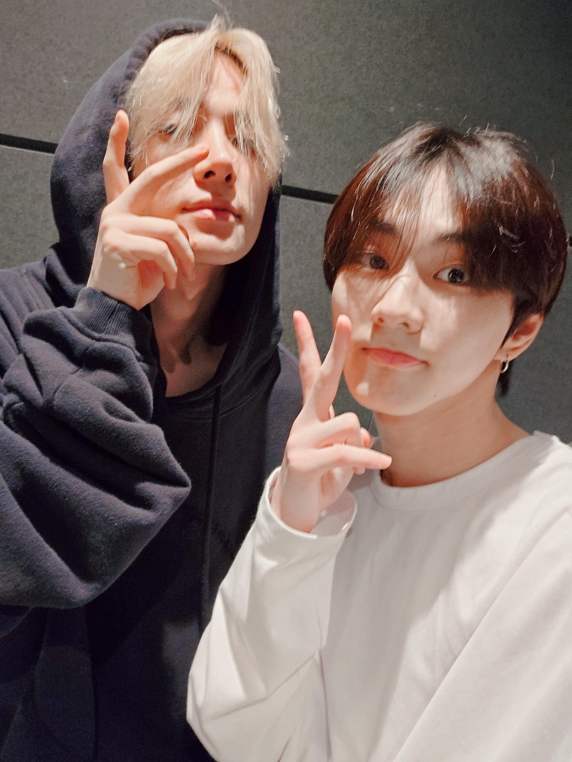 230726 Weverse: Jungwon with Heeseung