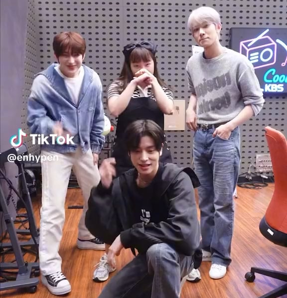 230601 TikTok: Heeseung, Jake and Sunoo with Lee EunJi - ‘Bite Me’ Dance Challenge