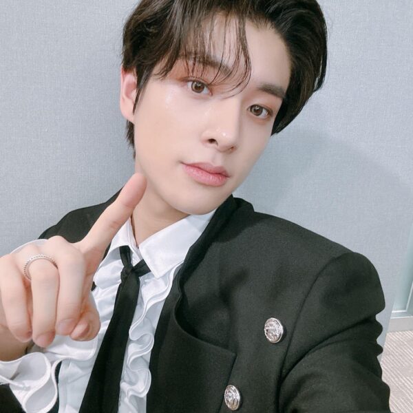 230602 Weverse: Jake