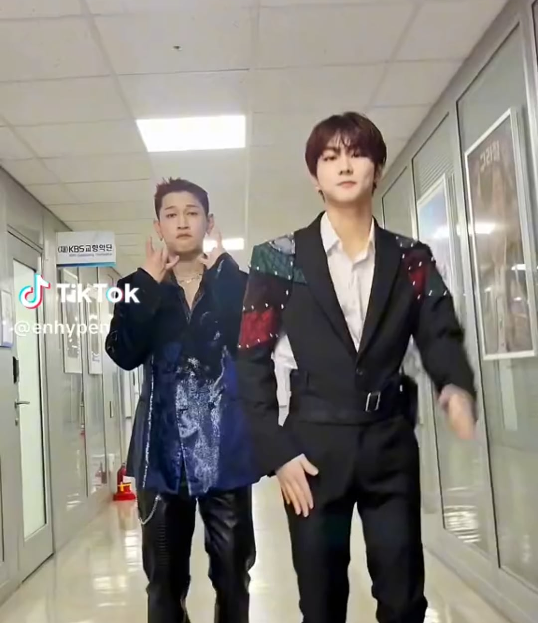 231121 Tiktok: Jungwon with Crush