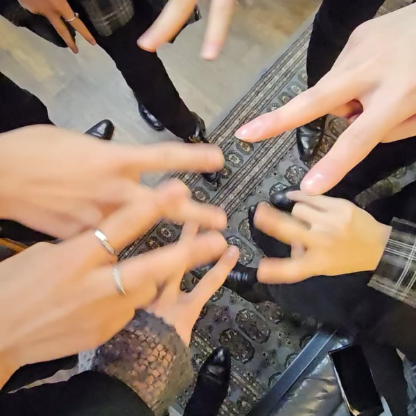 231124 Weverse: Jake with all the members