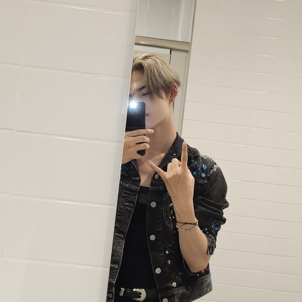 231112 Weverse: Ni-ki