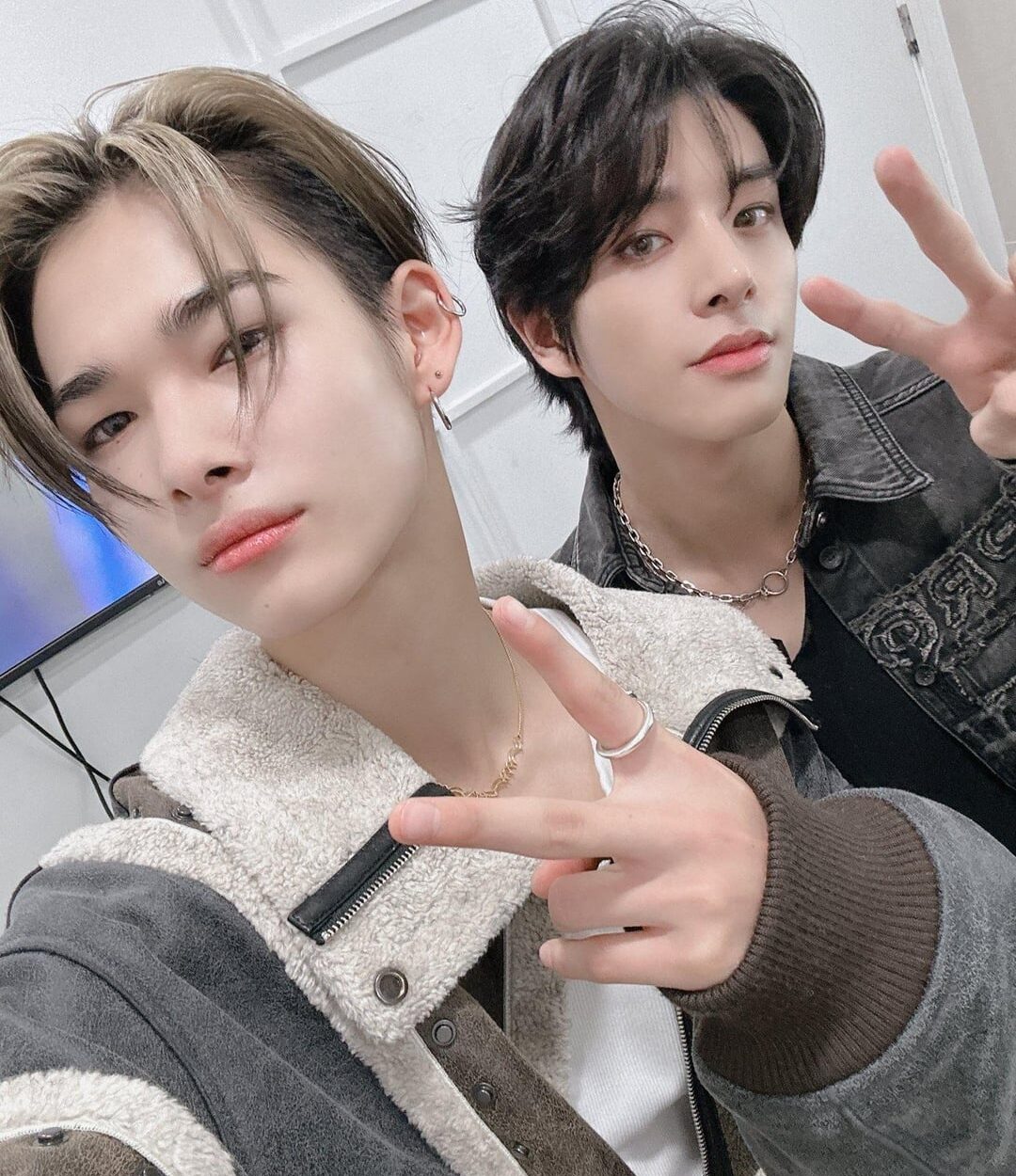 231207 Twitter: ENHYPEN OFFICIAL - Jake & Ni-ki @ Eunchae’s Star Diary