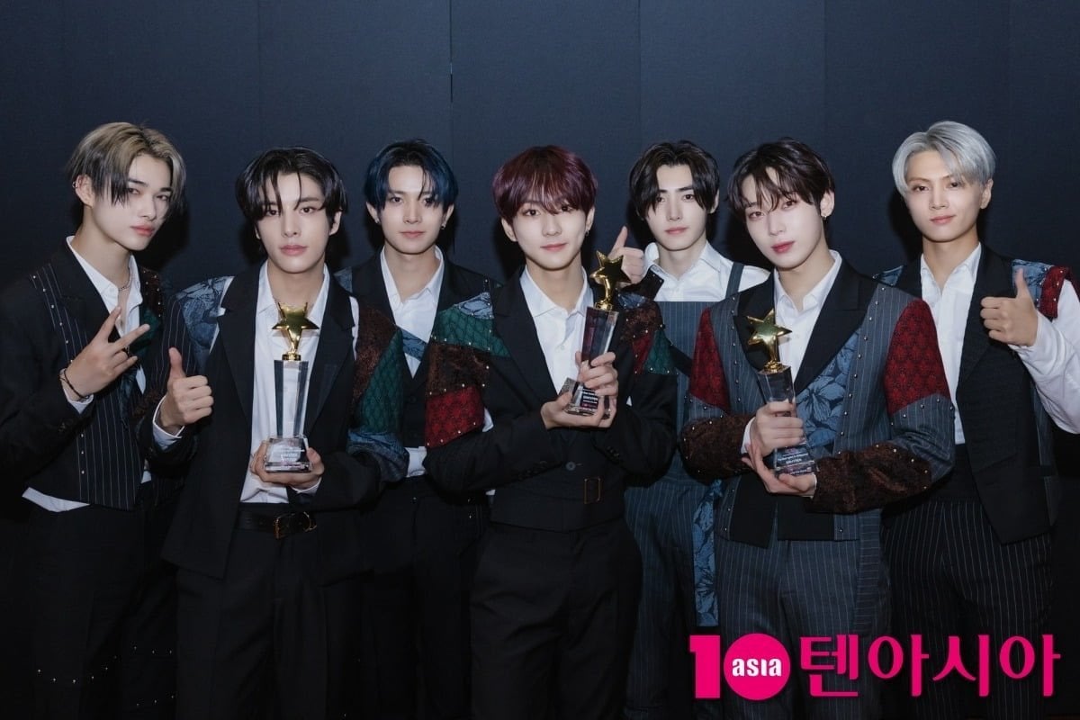 231204 ENHYPEN received their trophies for 'Best Artist (First Half of 2023)' in Japan, Indonesia, and the Philippines from Top Ten Awards (TTA)