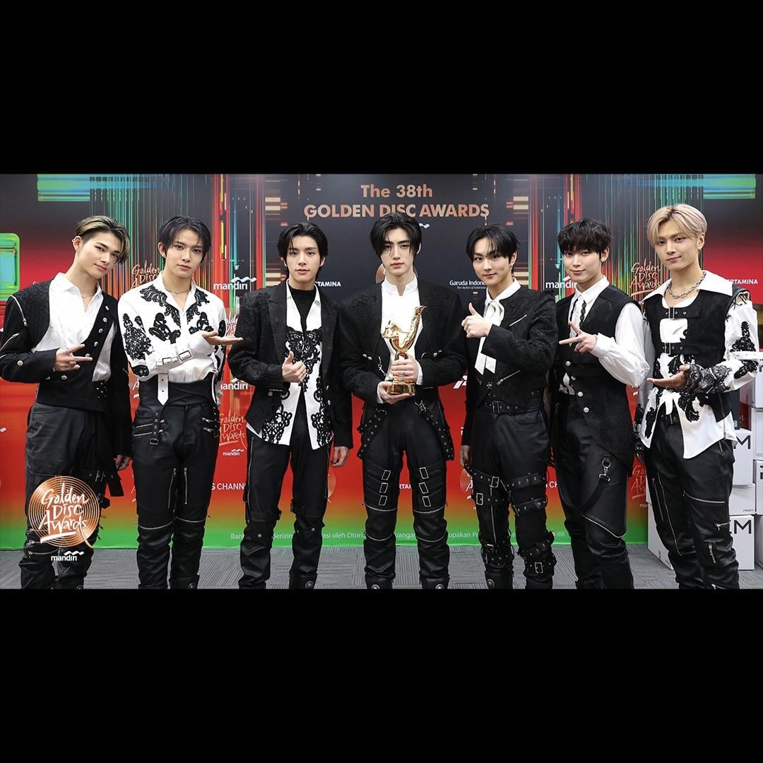 240107 Golden Disc Awards Twitter Update With ENHYPEN - 38th Golden Disk Awards Best Album Photos