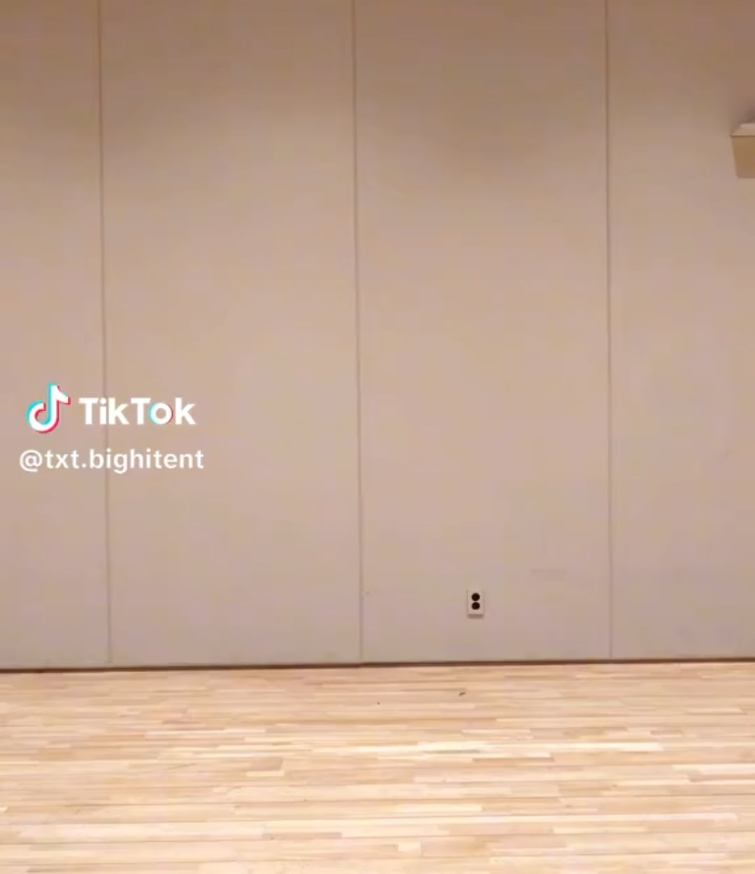 240418 TXT Tiktok: Yeonjun with Ni-ki