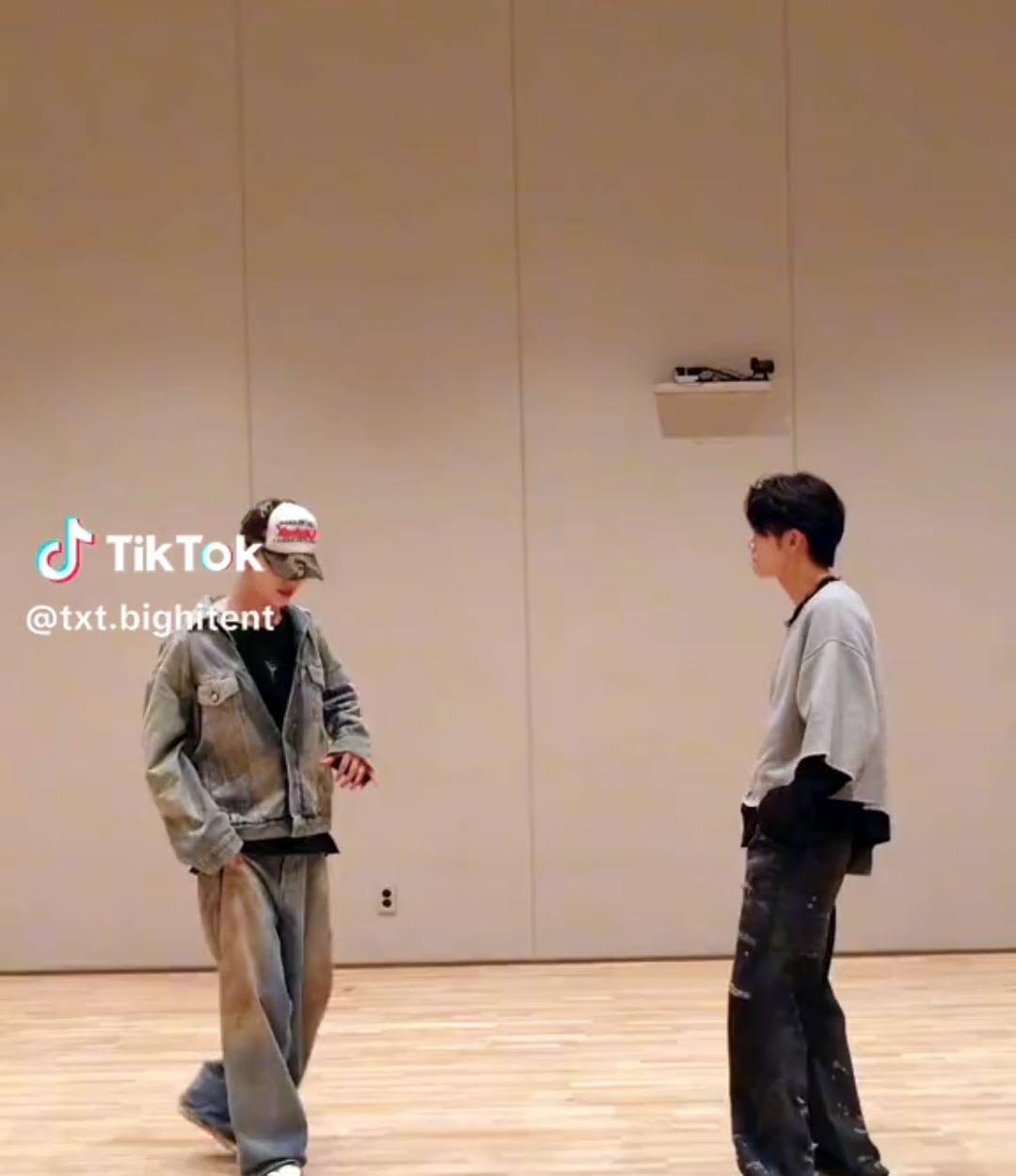 240419 TXT Tiktok: Yeonjun with Ni-ki