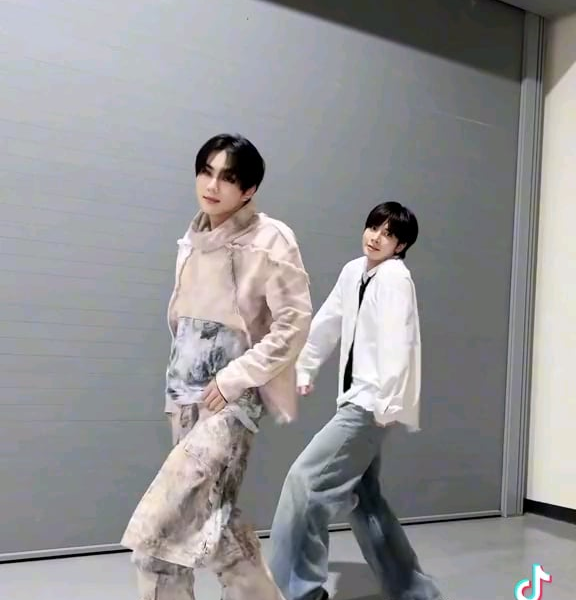 240722 Tiktok: Jungwon with TXT Taehyun