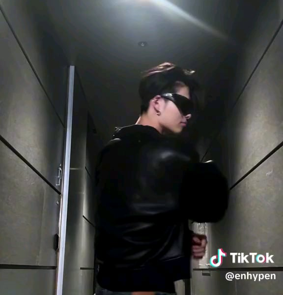 240719 Tiktok: Ni-ki @ Gentle Monster