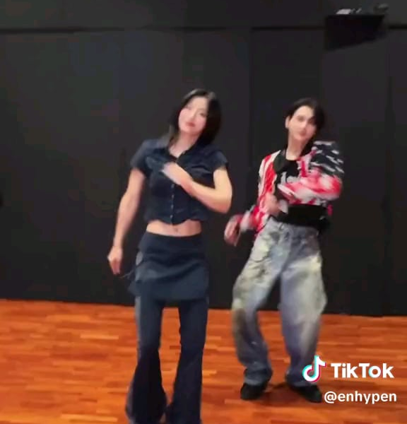 240807 Tiktok: Jungwon with fromis9 Lee Saerom