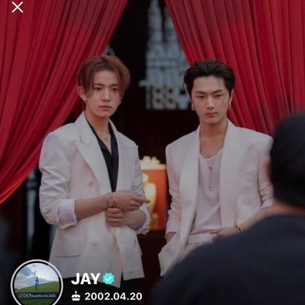 240818 Jay changed his profile picture on Weverse