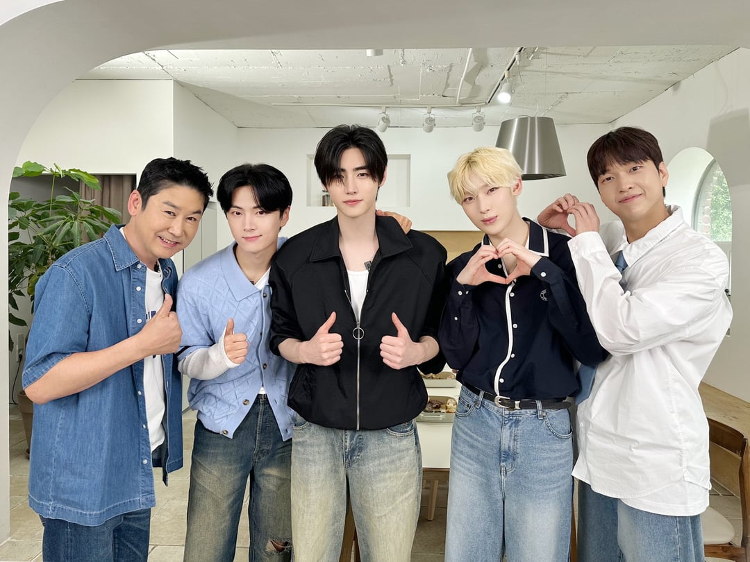 240822 YJP_official Twitter: Jay, Sunghoon, Sunoo with YooJaePhil & Shin DongYeop