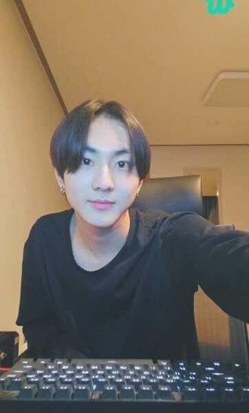 240907 [Weverse Live: Jungwon] 2